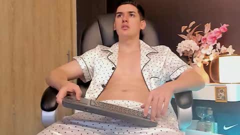 Snapshot of valentinocerati chatting on February 2026 03:14:02 AM ValentinoCerati online show from February 2026 03:14:02 AM