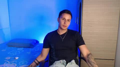 VALENTINO online show from December 2025 09:54:02 PM