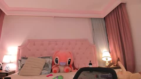 Snapshot of valentoro1 chatting on October 2025 12:13:02 PM Vale Toro online show from October 2025 12:13:02 PM