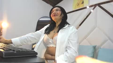 Snapshot of valeria_gil_ chatting on April 2026 08:00:02 PM valeria_gil_ online show from April 2026 08:00:02 PM