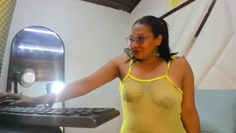 Snapshot of valeria_gil_ chatting on May 2026 03:26:02 AM valeria_gil_ online show from May 2026 03:26:02 AM