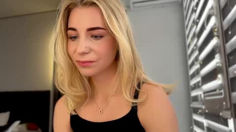 Valeria online show from February 2025 12:25:02 PM