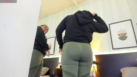 Valeria online show from February 2025 12:19:01 PM