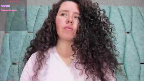 Valeria online show from October 2025 01:33:02 PM