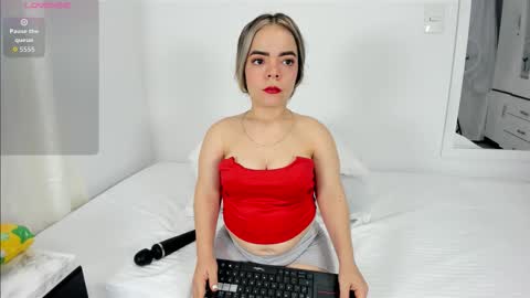 Snapshot of valerialoren chatting on September 2025 02:34:01 AM valerialoren online show from September 2025 02:34:01 AM