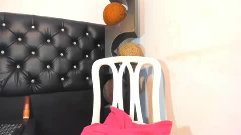 Snapshot of valeriapinkk chatting on April 2026 02:52:02 PM valeriapinkk online show from April 2026 02:52:02 PM
