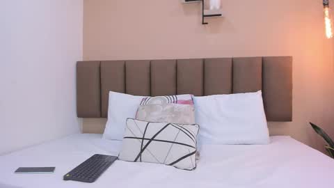 Snapshot of valeriasmith_17 chatting on February 2026 12:02:02 PM Valeria online show from February 2026 12:02:02 PM