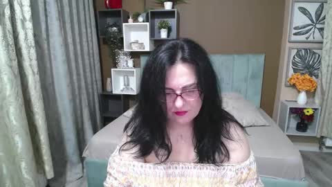 valeriasmiths online show from June 2026 05:52:01 AM