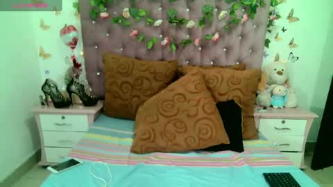 Snapshot of valeriatsx chatting on February 2025 04:50:02 AM La valerie26 online show from February 2025 04:50:02 AM