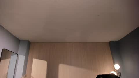 Snapshot of valeriavelvet chatting on June 2026 12:09:02 PM Vale online show from June 2026 12:09:02 PM