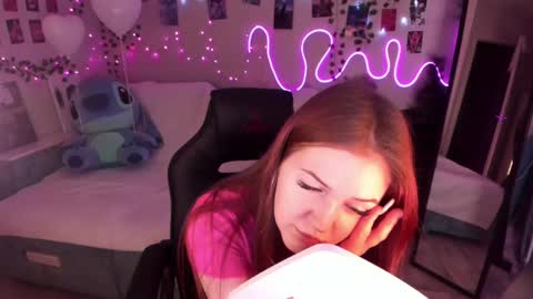 Lera online show from February 2025 04:00:01 PM