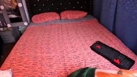 Snapshot of valerie_luxe_ chatting on February 2025 11:43:02 AM valerie luxe online show from February 2025 11:43:02 AM