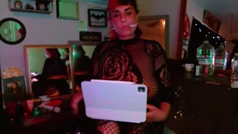 Snapshot of valerie_virago chatting on November 2025 06:25:01 AM Valerie Virago online show from November 2025 06:25:01 AM