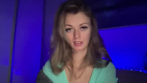 Snapshot of valerieluvsugar chatting on December 2024 07:00:01 PM Valerie online show from December 2024 07:00:01 PM