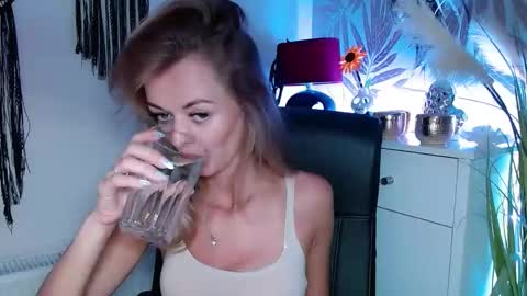 Snapshot of valerieluvsugar chatting on February 2025 11:49:02 AM Valerie online show from February 2025 11:49:02 AM