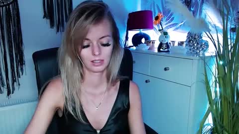 Snapshot of valerieluvsugar chatting on February 2025 05:51:02 PM Valerie online show from February 2025 05:51:02 PM