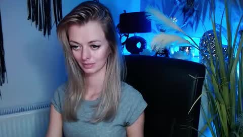 Snapshot of valerieluvsugar chatting on March 2025 04:17:02 PM Valerie online show from March 2025 04:17:02 PM