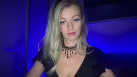 Snapshot of valerieluvsugar chatting on September 2025 08:13:02 PM Valerie online show from September 2025 08:13:02 PM