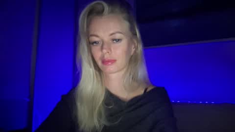 Snapshot of valerieluvsugar chatting on October 2025 06:17:02 PM Valerie online show from October 2025 06:17:02 PM