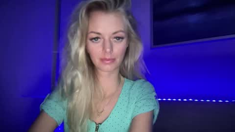 Snapshot of valerieluvsugar chatting on October 2025 08:42:02 PM Valerie online show from October 2025 08:42:02 PM