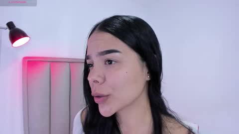 Cris  online show from November 2025 11:28:01 PM