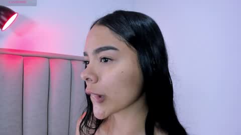 Cris  online show from April 2026 02:17:01 AM