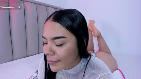 Cris  online show from May 2026 02:44:01 PM