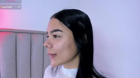 Cris  online show from May 2026 04:47:01 PM