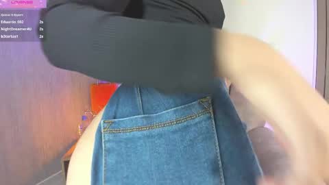 Valery Evans online show from September 2025 04:01:02 AM