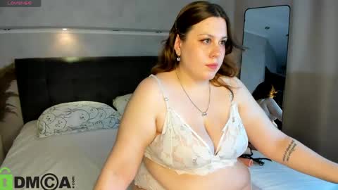 Snapshot of valery_grand chatting on April 2026 09:15:01 AM Valery online show from April 2026 09:15:01 AM
