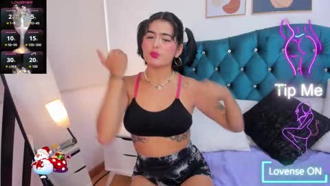 Snapshot of valery_jame chatting on December 2025 08:25:02 PM Valery online show from December 2025 08:25:02 PM