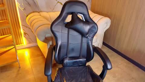 Snapshot of valery_tf chatting on November 2025 08:22:01 PM Valery online show from November 2025 08:22:01 PM