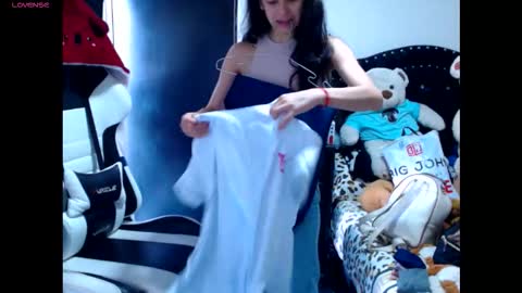 Snapshot of valerybaker1 chatting on January 2026 05:28:02 PM B V Naughty online show from January 2026 05:28:02 PM