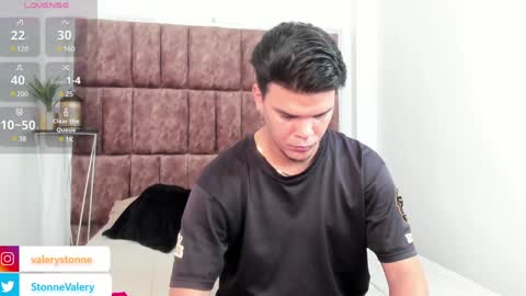 Snapshot of valerystonne_ chatting on January 2025 09:19:01 PM Valery Stonne online show from January 2025 09:19:01 PM