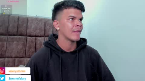 Snapshot of valerystonne_ chatting on February 2025 08:32:01 PM Valery Stonne online show from February 2025 08:32:01 PM