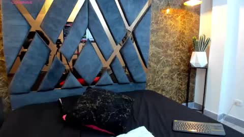 VALKA ROSS online show from November 2025 11:30:01 PM