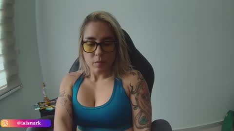 Snapshot of valkyriarose chatting on November 2025 03:01:02 PM Isis online show from November 2025 03:01:02 PM