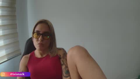 Snapshot of valkyriarose chatting on November 2025 05:58:02 PM Isis online show from November 2025 05:58:02 PM