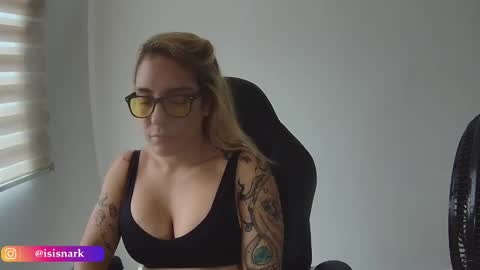 Snapshot of valkyriarose chatting on February 2026 04:06:01 PM Isis online show from February 2026 04:06:01 PM