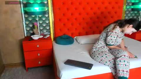 Valerie Val V online show from May 2026 10:34:02 AM