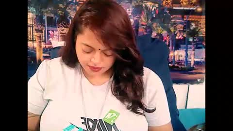 Snapshot of valleyval chatting on December 2024 05:53:01 AM indianvalvet priya is back online show from December 2024 05:53:01 AM