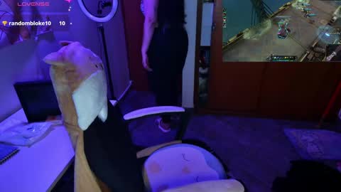 Im Violet online show from December 2024 01:03:02 AM