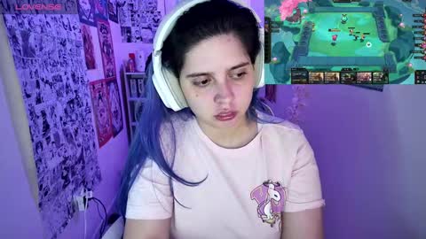 Im Violet online show from September 2025 06:52:02 AM