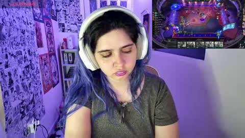 Im Violet online show from October 2025 02:01:02 AM