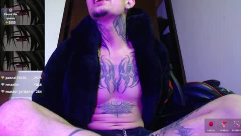 david guzman i model independenthelp me with a thumbs up online show from December 2024 06:11:02 AM