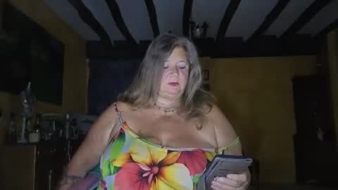 Snapshot of vampwoman chatting on October 2025 06:43:01 AM vampwoman online show from October 2025 06:43:01 AM