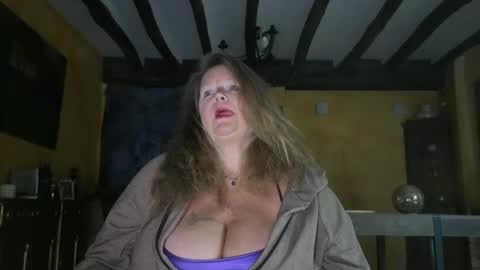 Snapshot of vampwoman chatting on November 2025 07:42:02 AM vampwoman online show from November 2025 07:42:02 AM