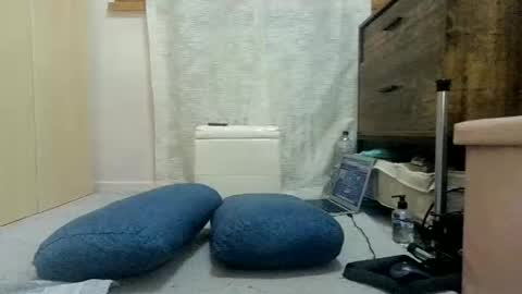 Snapshot of vanda26 chatting on April 2026 06:05:02 AM Vanda online show from April 2026 06:05:02 AM