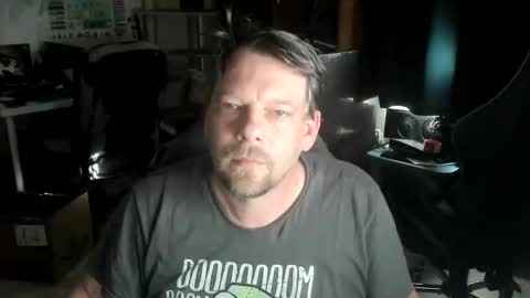 Snapshot of vandonh chatting on November 2025 10:09:01 PM vandonh online show from November 2025 10:09:01 PM