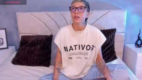 Snapshot of vane_grey chatting on June 2026 07:27:02 PM vane_grey online show from June 2026 07:27:02 PM